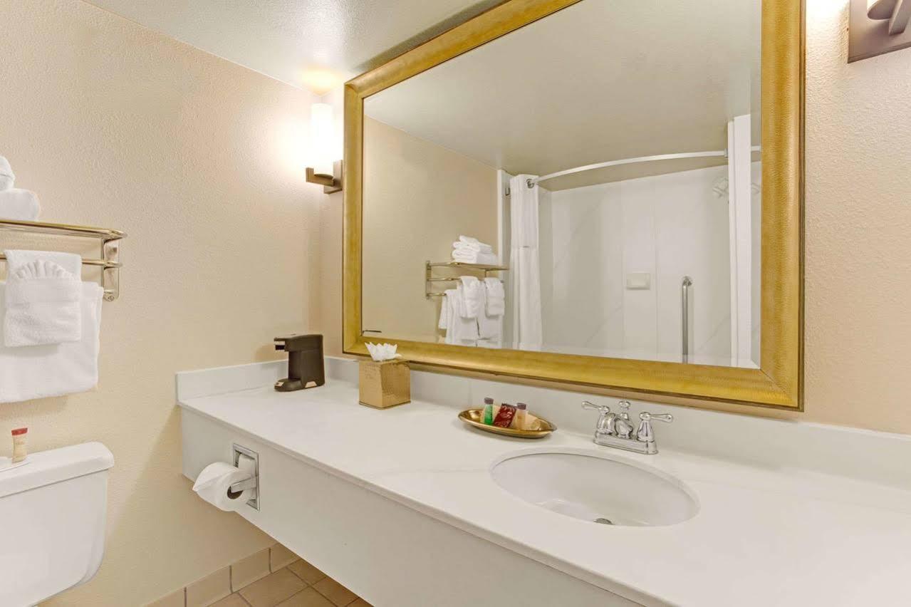 Delta Hotels By Marriott Denver Thornton Northglenn Esterno foto